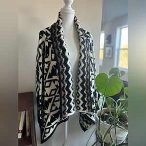Black and Tan Southwestern Aztec Print Waterfall Cardigan. Size M. Gorgeous!